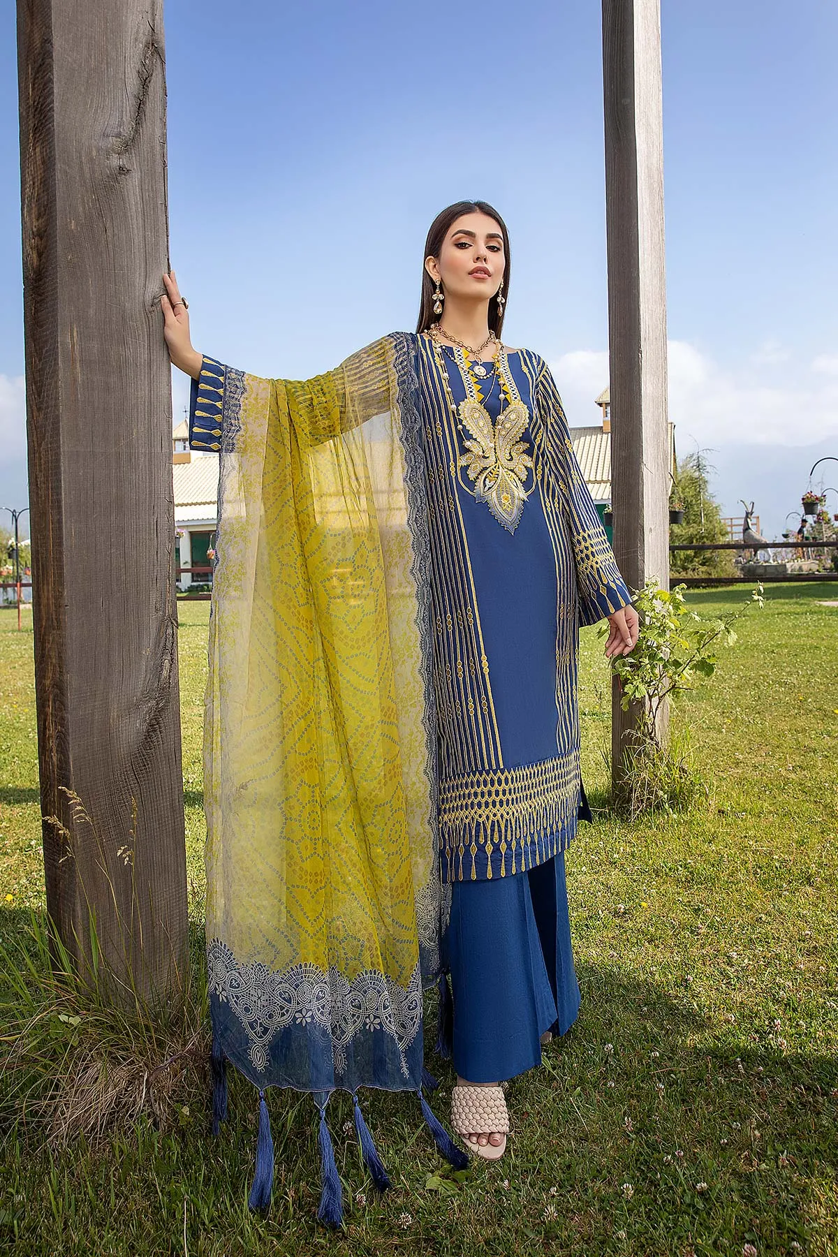 3 Pc Unstitched Embroidered Lawn With Chiffon Dupatta CSL-01