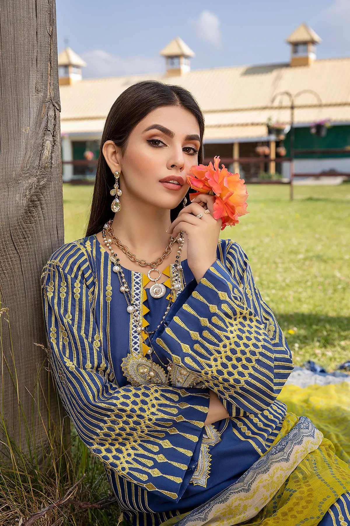 3 Pc Unstitched Embroidered Lawn With Chiffon Dupatta CSL-01