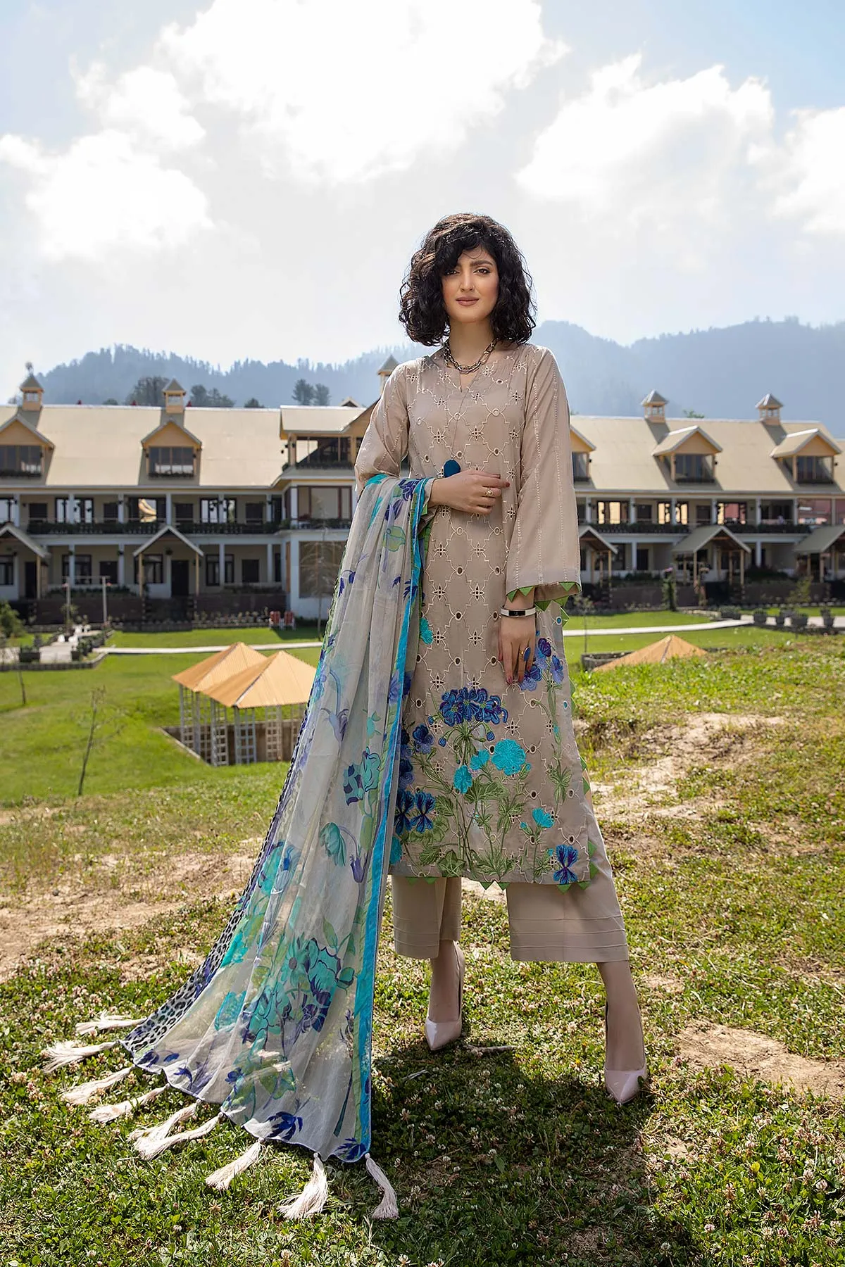 3 Pc Unstitched Embroidered Lawn With Chiffon Dupatta CSL-05