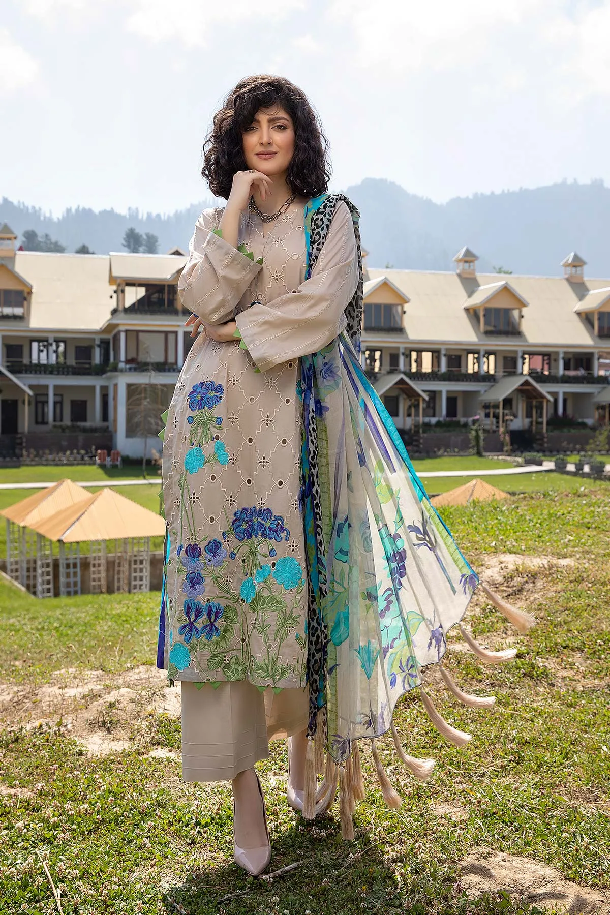 3 Pc Unstitched Embroidered Lawn With Chiffon Dupatta CSL-05