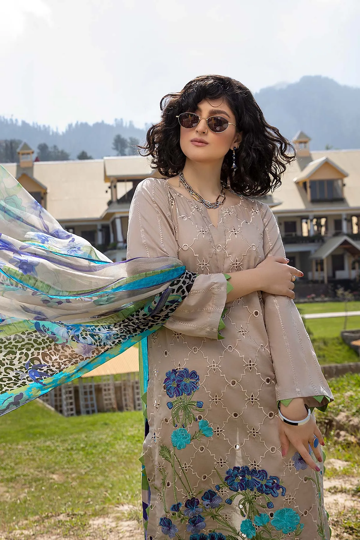 3 Pc Unstitched Embroidered Lawn With Chiffon Dupatta CSL-05