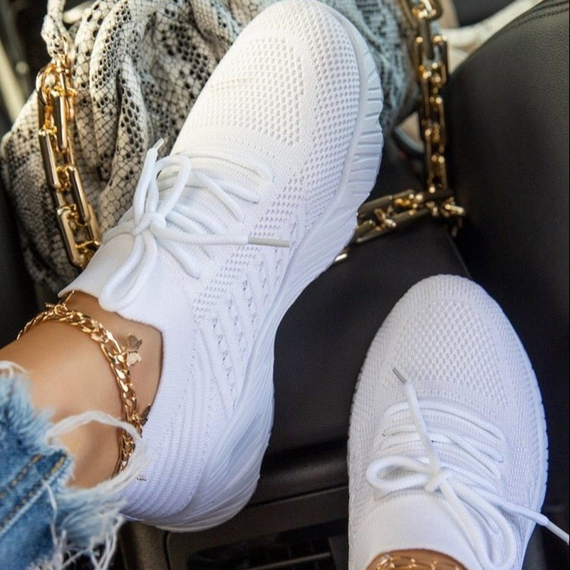 Sportive Lace Up Sneakers