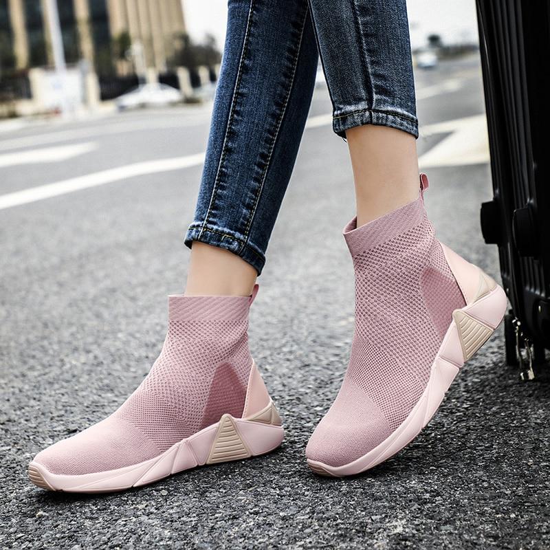 Woman's Mesh Soft Sole Sneakers