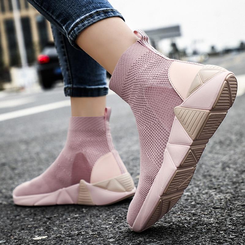 Woman's Mesh Soft Sole Sneakers