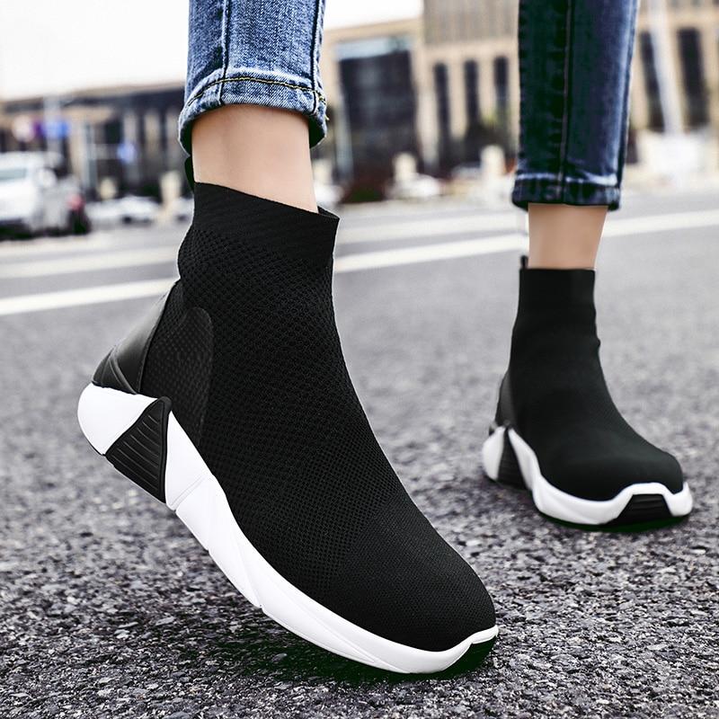 Woman's Mesh Soft Sole Sneakers